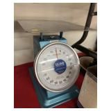 ULine 100 LB. Scale