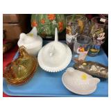 Hen On Nests, Character Glasses