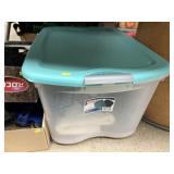 Storage Tote/Lid, Towel