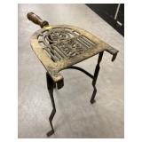 Primitive Iron Trivet