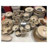 Pfaltzgraff Folk Art Pattern Dinnerware