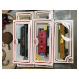 (5) HO Scale Train Cars