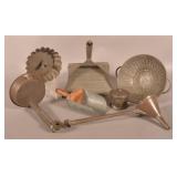 Collection Antique PA Tinware.