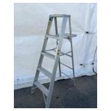 Aluminum 5 ft Light Duty Step ladder