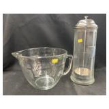 8 Cup Measuring Cup & Straw Dispenser
