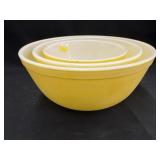 (3) Pyrex Nesting Bowls
