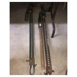(2) Handyman Jacks