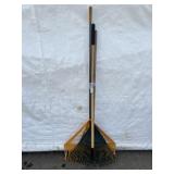 2 Leaf Rakes, Cultivator