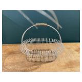 Vtg. Bath Form Planter