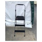 Rubbermaid 3ft Folding Step Ladder