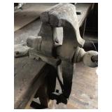 Primitive 6" Bench Vise