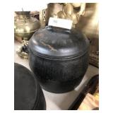 Griswold No. 7 Dutch Oven