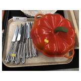 Cast Iron Enameled Dutch Oven with Steak Knives