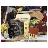 HO Scale Train Track, Building Kits, Accessories