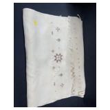 1829 Elizabeth Nisslie Show Towel