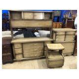 Mid Century Blonde Mahogany Bedroom Suite