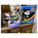 2 Looney Tunes Bobbleheads