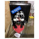Warner Brothers Pepe Le Pew Kissing Bobblehead