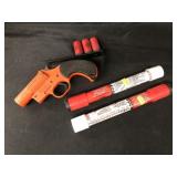 Flare Gun with Flares