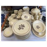 Pfaltzgraff Village Pattern Dinnerware
