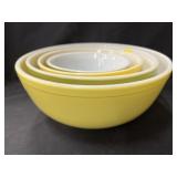 (4) Pyrex Nesting Bowls