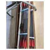 (36) Wood Shaft Arrows