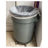 Brute Rolling Trash Can