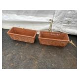 (2) Planters
