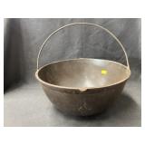 Unmarked No. 4 Cast iron Kettle