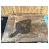 Cutting Board with Incomplete Bellows