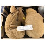 Vintage Reach Boxing Gloves