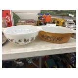 (2) Vintage Pyrex Serving  Bowls
