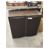 (2) Cabinet Speakers