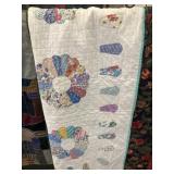 Dresden Plate Pattern Quilt