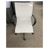 New Mesh Back Swivel Office Chair on Castors