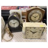 Electric Shelf Clocks