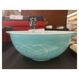 Pyrex 2-1/2 Qt. Turquoise Scroll Serving Bowl