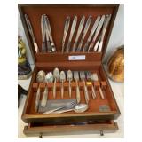 Oneida Flatware Set