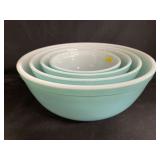 (4) Pyrex Nesting Bowls