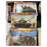 (3) Artillery Model Kits