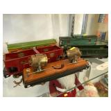 (5) Lionel Pre-War Freight Cars