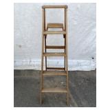 5ft Wooden Step Ladder