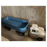 Vintage Ertl Truck w/ Open Trailer