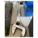 Utica 18" Adjustable Wrench