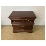 3-drawer Nightstand