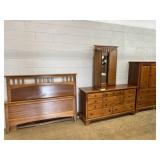 3 PC. Modern Bedroom Suite