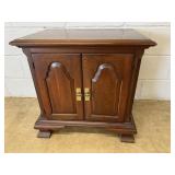 Pennsyl. House Cherry 2-door Nightstand
