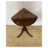Drop Leaf End Table