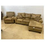 Wellingtons Heirloom Collect. Leather Sectional