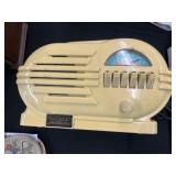Vintage Countertop Radio